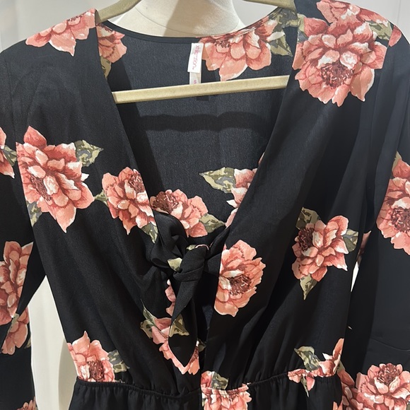 Floral Romper - Picture 3 of 5